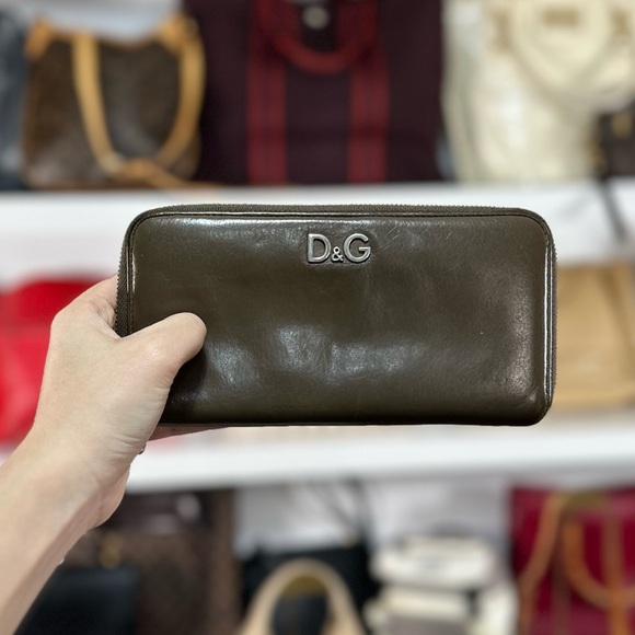 Dolce & Gabbana Handbags - Dolce & Gabbana Long Neutral Zip Wallet